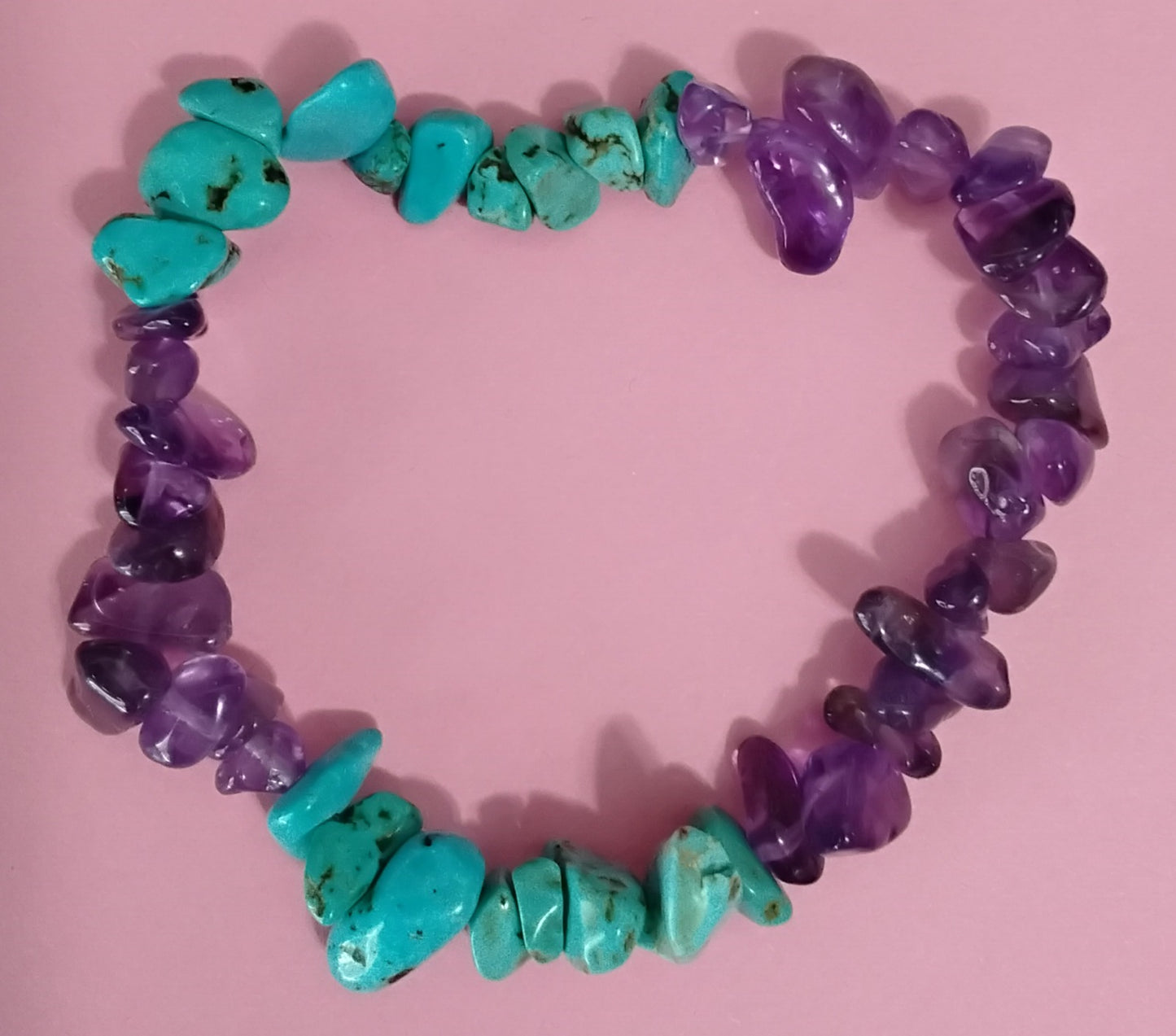 Amethyst & Green Howlite Healing Bracelet with Natural Crystal Chips: Powerful Energy Healing