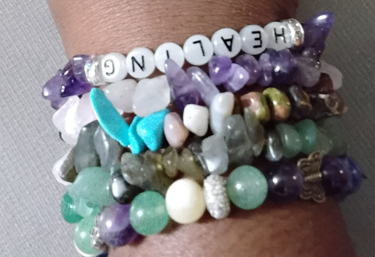 Amethyst & Green Howlite Healing Bracelet with Natural Crystal Chips: Powerful Energy Healing